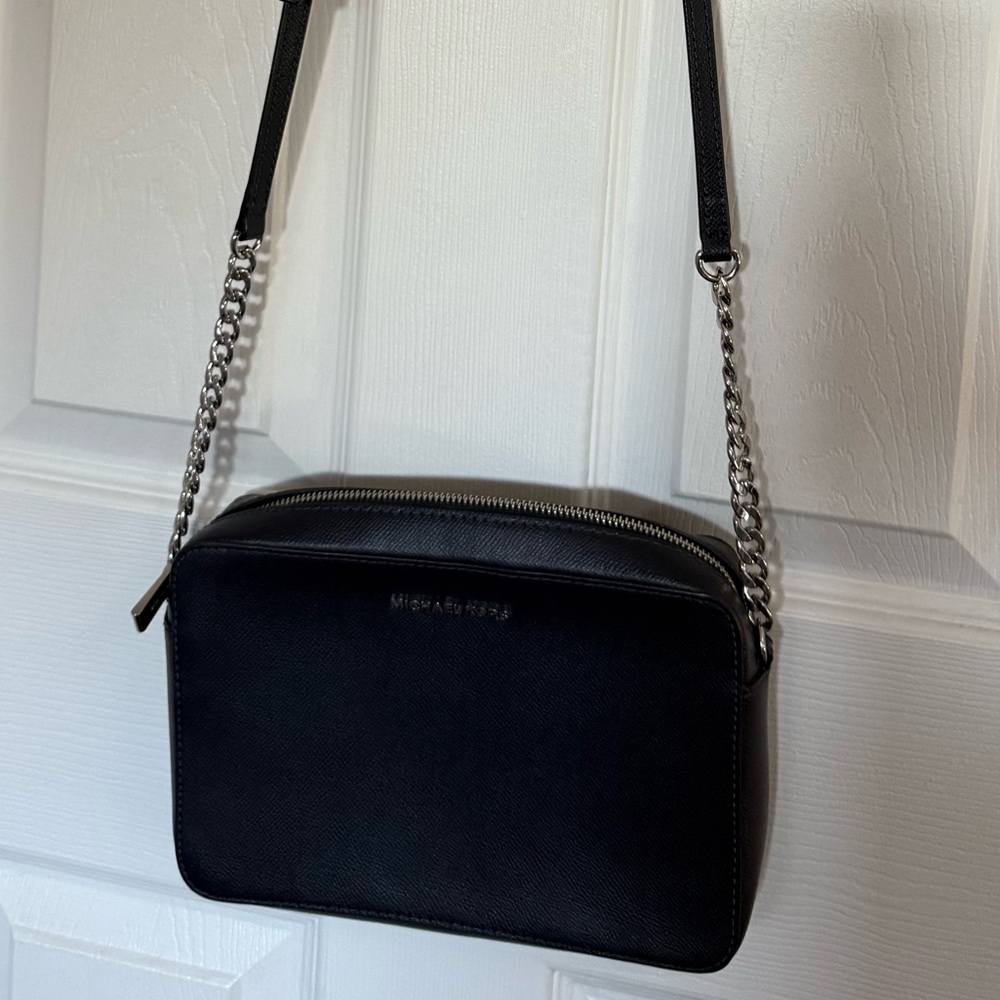 Michael Kors• Navy Jet Set Saffiano Leather Crossbody Bag